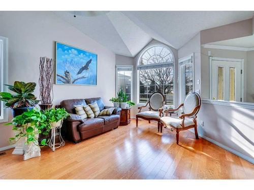 292 Riverview Close Se, Calgary, AB - Indoor Photo Showing Living Room