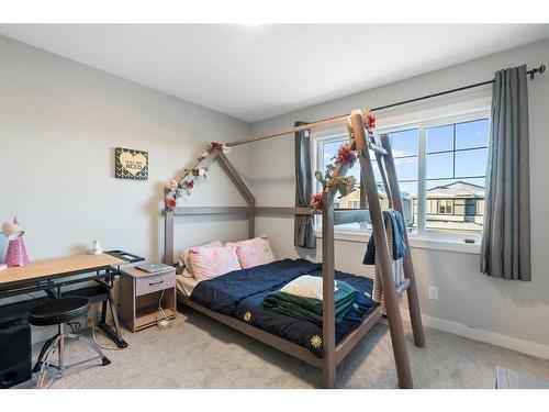 277 Ambleside Avenue Nw, Calgary, AB - Indoor Photo Showing Bedroom