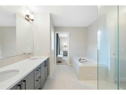 277 Ambleside Avenue Nw, Calgary, AB - Indoor Photo Showing Bathroom