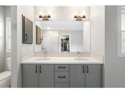 277 Ambleside Avenue Nw, Calgary, AB - Indoor Photo Showing Bathroom