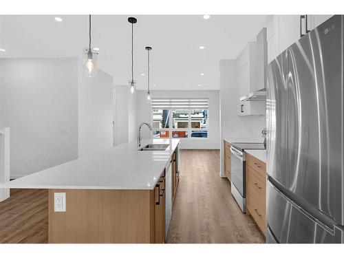 272 Corner Glen Crescent, Calgary, AB - Indoor Photo Showing Kitchen With Double Sink With Upgraded Kitchen