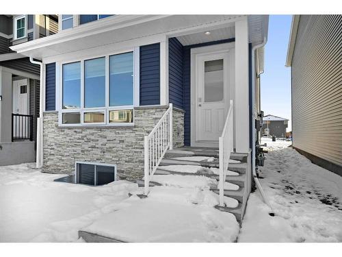 272 Corner Glen Crescent, Calgary, AB - Outdoor