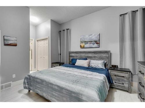 112 Chaparral Ridge Circle Se, Calgary, AB - Indoor Photo Showing Bedroom