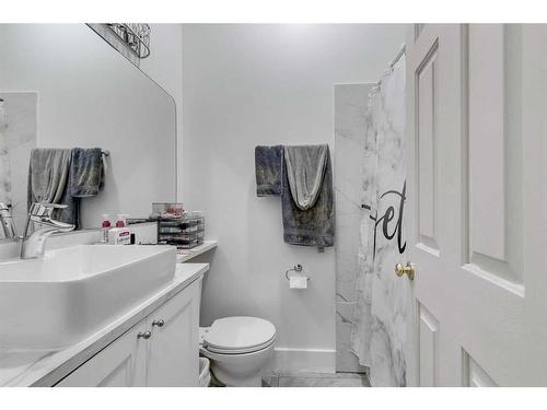 112 Chaparral Ridge Circle Se, Calgary, AB - Indoor Photo Showing Bathroom