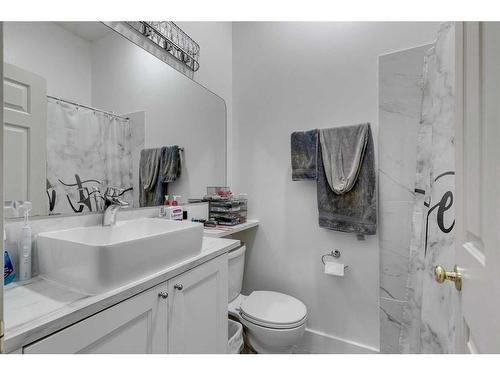 112 Chaparral Ridge Circle Se, Calgary, AB - Indoor Photo Showing Bathroom