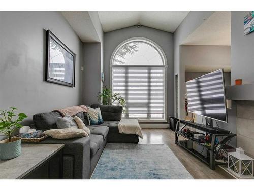 112 Chaparral Ridge Circle Se, Calgary, AB - Indoor Photo Showing Living Room