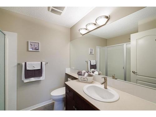 333-1 Crystal Green Lane, Okotoks, AB - Indoor Photo Showing Bathroom