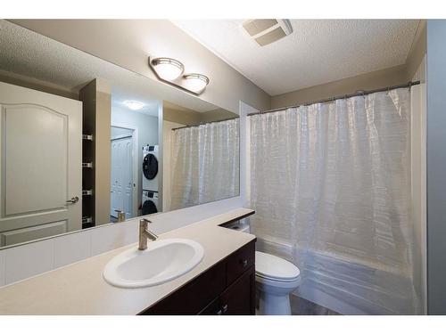 333-1 Crystal Green Lane, Okotoks, AB - Indoor Photo Showing Bathroom