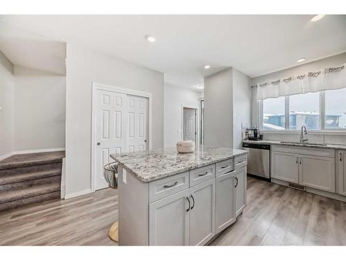 68 Evanscrest Place Nw, Calgary, AB - Indoor Photo Showing Kitchen With Upgraded Kitchen