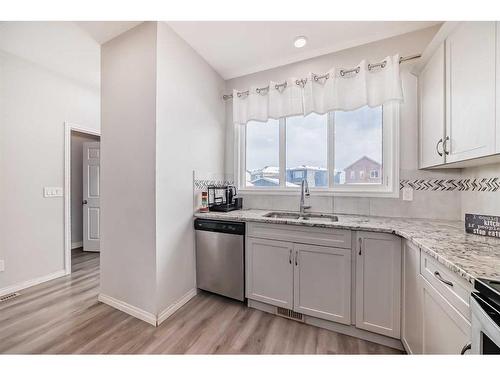 68 Evanscrest Place Nw, Calgary, AB - Indoor Photo Showing Kitchen