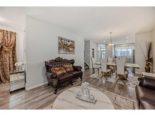 68 Evanscrest Place Nw, Calgary, AB - Indoor Photo Showing Living Room