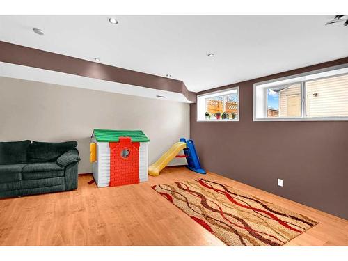 102 Cranberry Square Se, Calgary, AB - Indoor