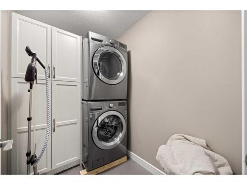 247 Valley Pointe Way Nw, Calgary, AB - Indoor Photo Showing Laundry Room