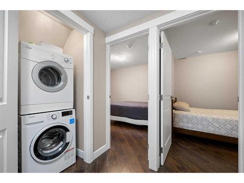 247 Valley Pointe Way Nw, Calgary, AB - Indoor Photo Showing Laundry Room