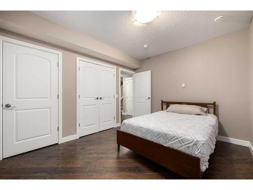 247 Valley Pointe Way Nw, Calgary, AB - Indoor Photo Showing Bedroom