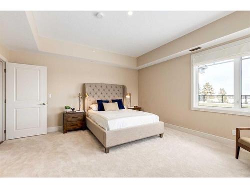 2467-2330 Fish Creek Boulevard Sw, Calgary, AB - Indoor Photo Showing Bedroom