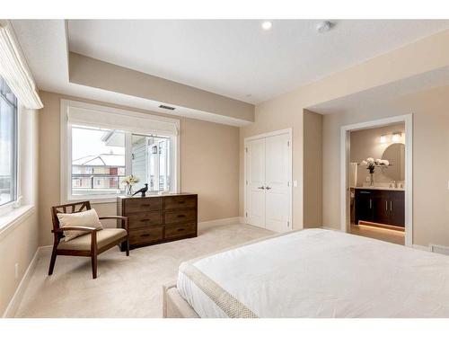 2467-2330 Fish Creek Boulevard Sw, Calgary, AB - Indoor Photo Showing Bedroom