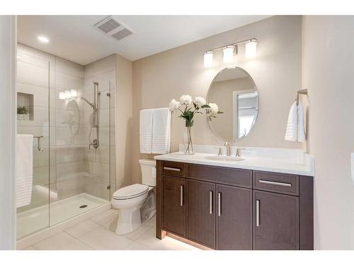 2467-2330 Fish Creek Boulevard Sw, Calgary, AB - Indoor Photo Showing Bathroom