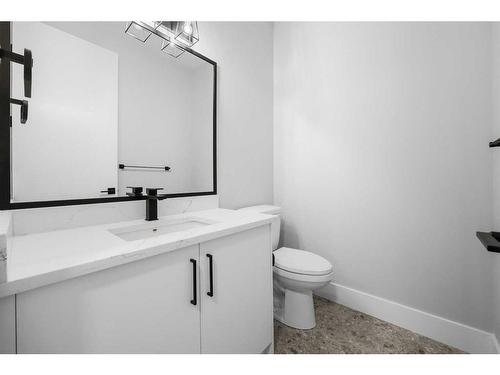 6 Fireside Point, Cochrane, AB - Indoor Photo Showing Bathroom