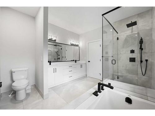 6 Fireside Point, Cochrane, AB - Indoor Photo Showing Bathroom