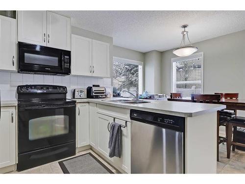 75-105 Drake Landing Common, Okotoks, AB - Indoor Photo Showing Kitchen