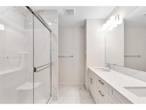 313-20 Walgrove Walk Se, Calgary, AB - Indoor Photo Showing Bathroom