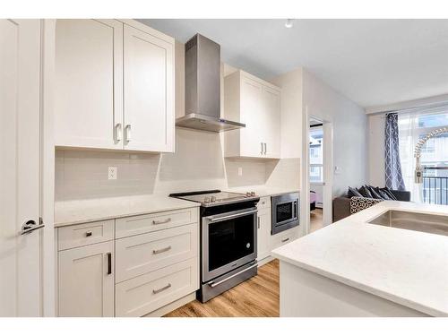 313-20 Walgrove Walk Se, Calgary, AB - Indoor Photo Showing Kitchen