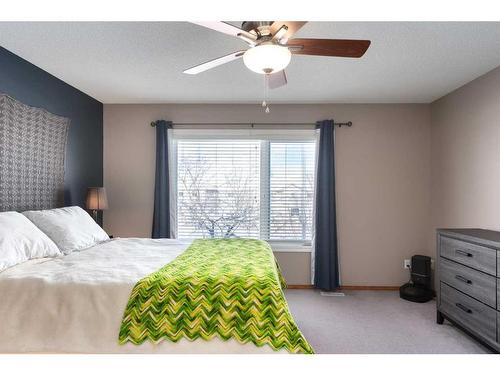 20 Douglas Glen Crescent Se, Calgary, AB - Indoor Photo Showing Bedroom