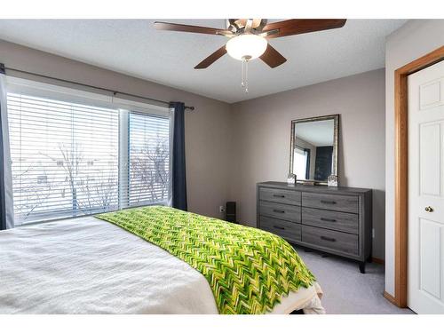 20 Douglas Glen Crescent Se, Calgary, AB - Indoor Photo Showing Bedroom