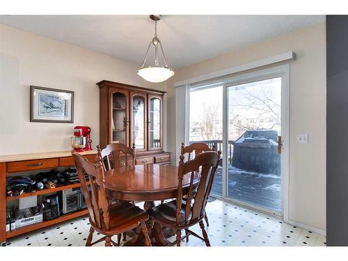 20 Douglas Glen Crescent Se, Calgary, AB - Indoor Photo Showing Dining Room