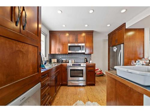 1612 Radisson Drive Se, Calgary, AB - Indoor Photo Showing Kitchen