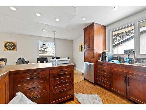 1612 Radisson Drive Se, Calgary, AB - Indoor Photo Showing Kitchen