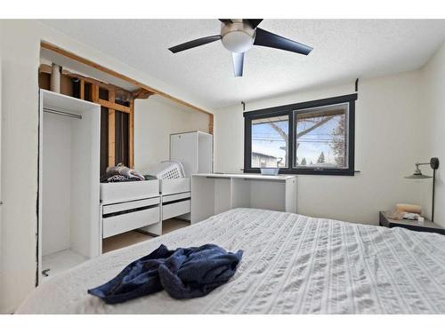 1612 Radisson Drive Se, Calgary, AB - Indoor Photo Showing Bedroom