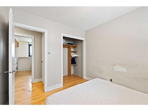 1612 Radisson Drive Se, Calgary, AB - Indoor Photo Showing Bedroom