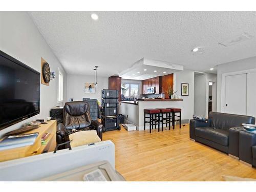 1612 Radisson Drive Se, Calgary, AB - Indoor Photo Showing Living Room