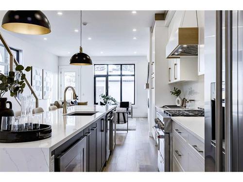 2632 30 Street Sw, Calgary, AB - Indoor Photo Showing Kitchen With Double Sink With Upgraded Kitchen