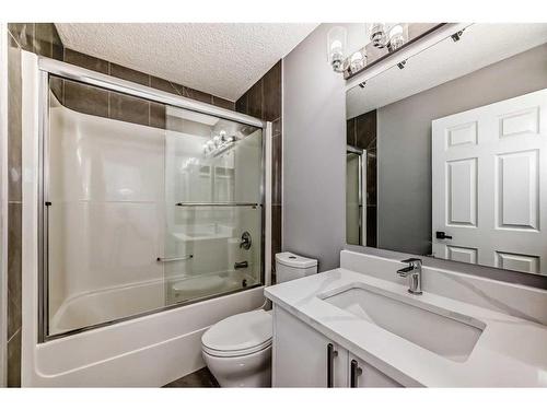 80 Saddleback Way Ne, Calgary, AB - Indoor Photo Showing Bathroom