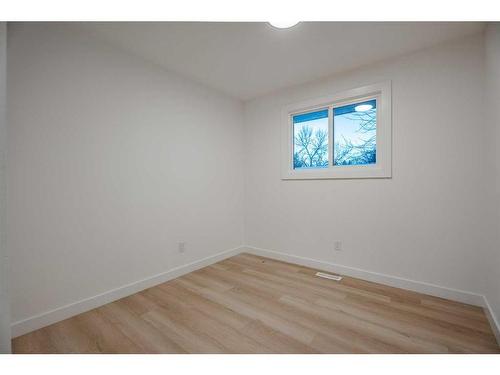 115 Pinecrest Crescent Ne, Calgary, AB - Indoor Photo Showing Other Room