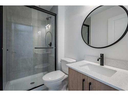 115 Pinecrest Crescent Ne, Calgary, AB - Indoor Photo Showing Bathroom