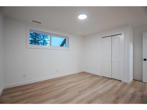 115 Pinecrest Crescent Ne, Calgary, AB - Indoor Photo Showing Other Room