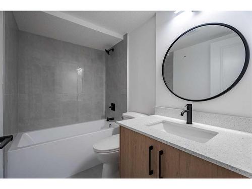 115 Pinecrest Crescent Ne, Calgary, AB - Indoor Photo Showing Bathroom