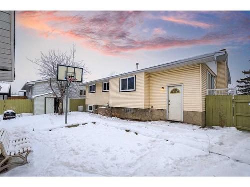 115 Pinecrest Crescent Ne, Calgary, AB - Outdoor