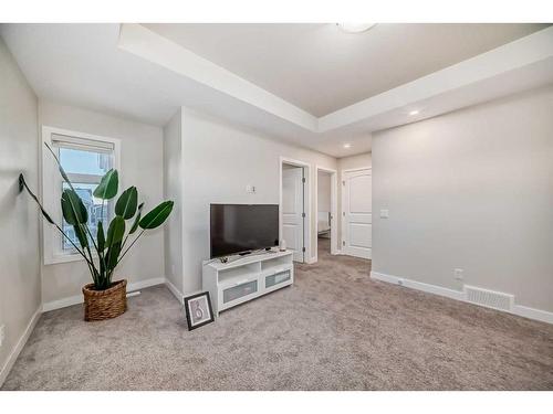 158 Seton Gardens Se, Calgary, AB - Indoor Photo Showing Other Room