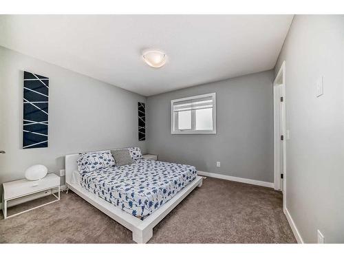 1-1714 Kensington Road Nw, Calgary, AB - Indoor Photo Showing Bedroom