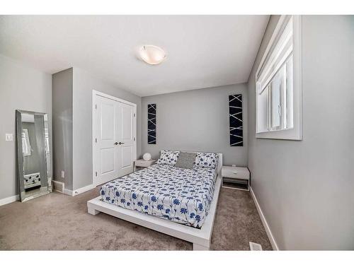 1-1714 Kensington Road Nw, Calgary, AB - Indoor Photo Showing Bedroom