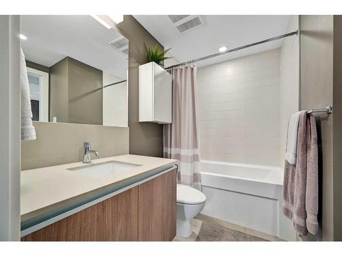 1508-1122 3 Street Se, Calgary, AB - Indoor Photo Showing Bathroom