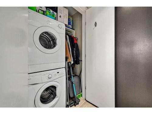 1508-1122 3 Street Se, Calgary, AB - Indoor Photo Showing Laundry Room