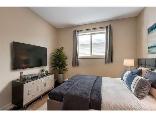 140 Walden Rise Se, Calgary, AB - Indoor Photo Showing Bedroom