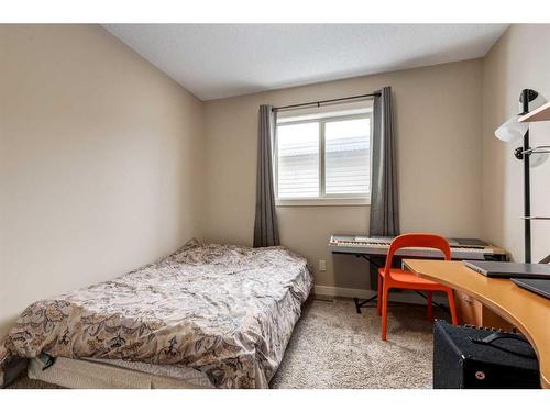 140 Walden Rise Se, Calgary, AB - Indoor Photo Showing Bedroom