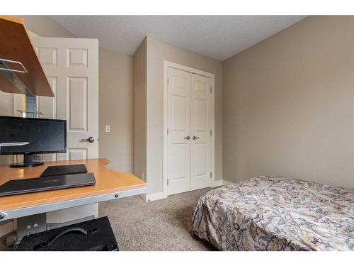 140 Walden Rise Se, Calgary, AB - Indoor Photo Showing Bedroom